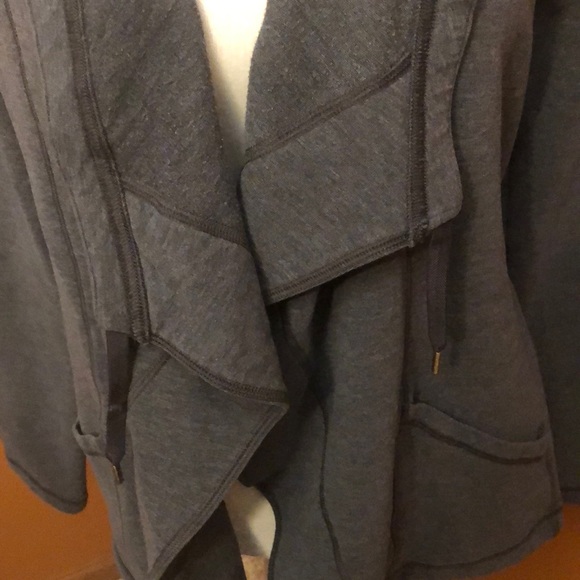 Lucy draping sweatshirt with pockets. - Picture 2 of 6